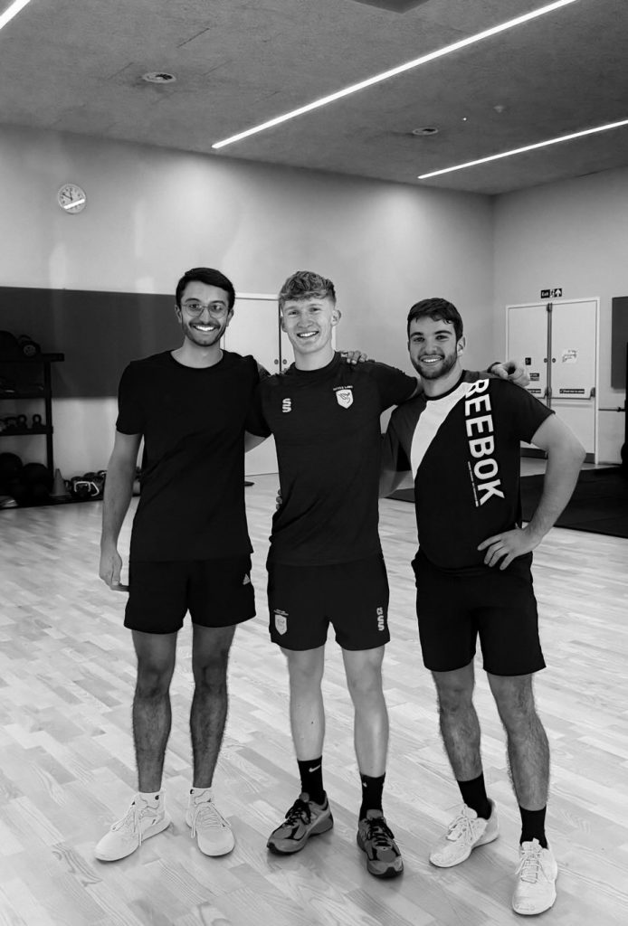 Julien et Voltaire : deux &eacute;l&egrave;ves-ing&eacute;nieurs de l&rsquo;EIGSI au d&eacute;part de l&rsquo;HYROX Nice