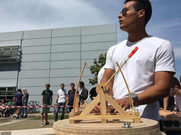 Les étudiants de 1ère année conçoivent un kit de ramassage des déchets pour les enfants